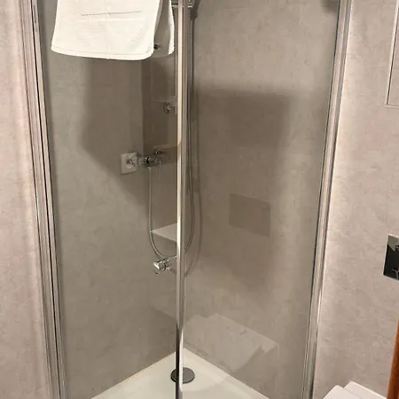 Lägenhet Slavic Spacious By Chors Bratislava