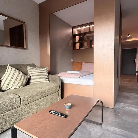 Slavic Spacious By Chors Apartment *