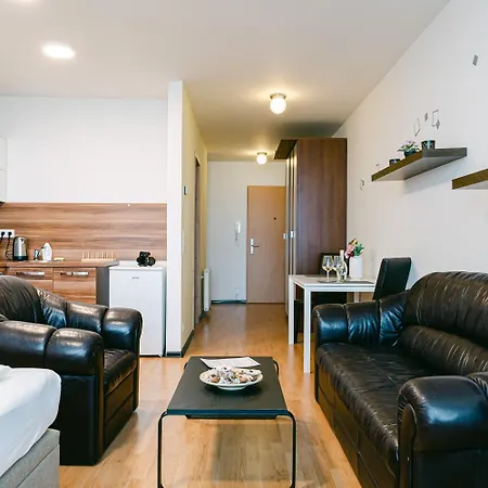 Slavic Industrial Apartments By Chors Μπρατισλάβα