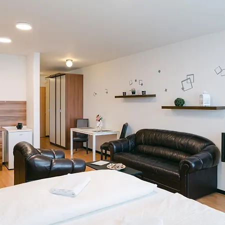 Slavic Spacious By Chors Lägenhet *