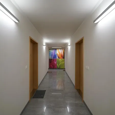 Appartement Slavic Spacious By Chors