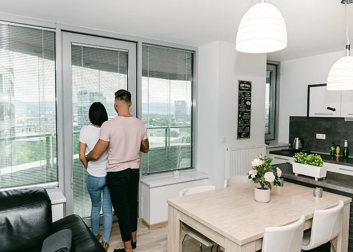 Slavic Spacious By Chors Apartment *