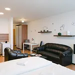 Slavic Spacious By Chors Lejlighed *
