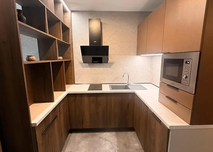 Slavic Spacious By Chors شقة براتسيلافا