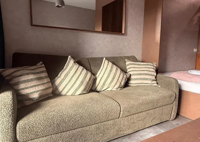 Slavic Spacious By Chors شقة *