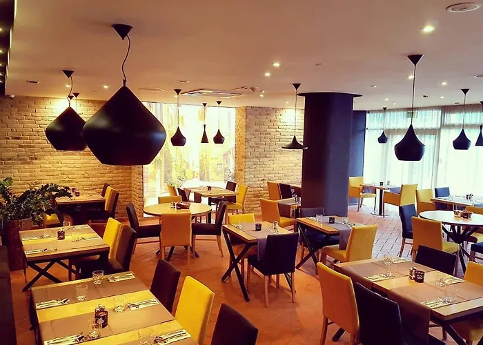 Slavic Spacious By Chors * براتسيلافا